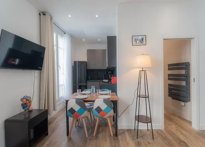 Beautiful 2-room In Port De شقة *